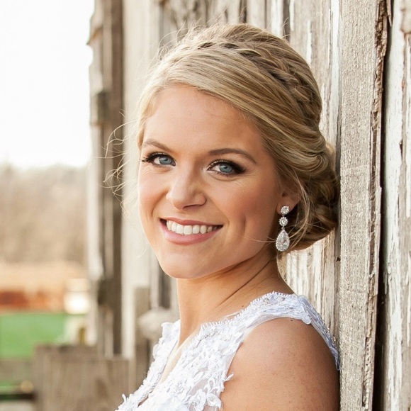 David Tutera Embellish bridal earrings. Never worn - Picture 3 of 7